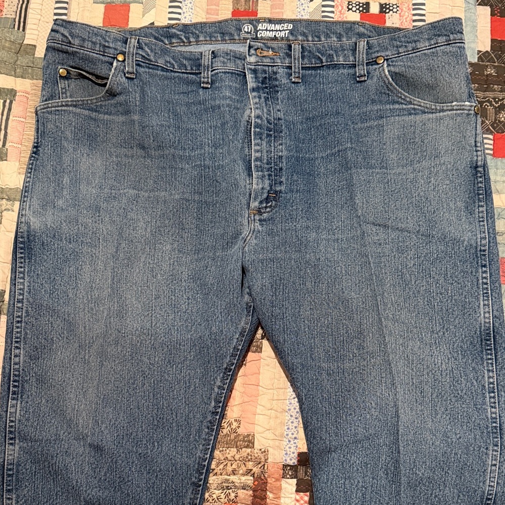 Wrangler Relaxed Fit Blue Jeans